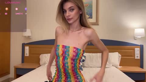 Julie online show from January 4, 10:45 pm