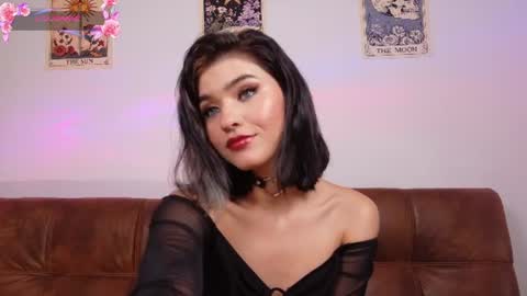 Snapshot of la_diabla_111_ chatting on June 22, 3:25 am Karime online show from June 22, 3:25 am