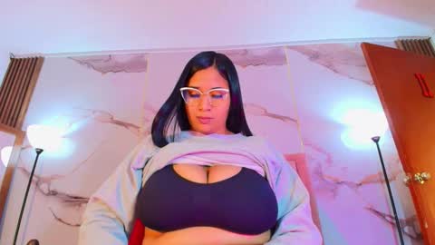 Snapshot of la_indiia chatting on February 26, 11:31 am la_indiia online show from February 26, 11:31 am