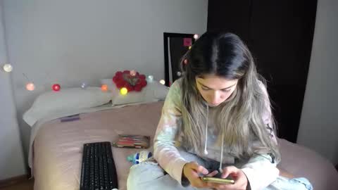 Catalina online show from December 17, 2:50 am