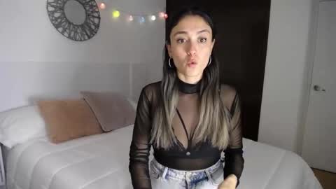 Catalina online show from March 8, 2:37 am