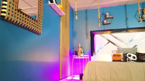 Cris  online show from October 6, 12:02 pm