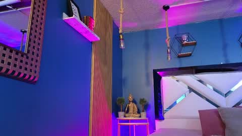 Cris  online show from April 8, 11:54 am