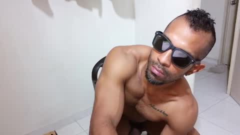 Snapshot of lacasadelosmunecosbq chatting on March 27, 5:13 am Bruno Smith online show from March 27, 5:13 am