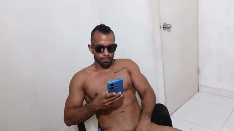 Snapshot of lacasadelosmunecosbq chatting on March 29, 12:10 am Bruno Smith online show from March 29, 12:10 am