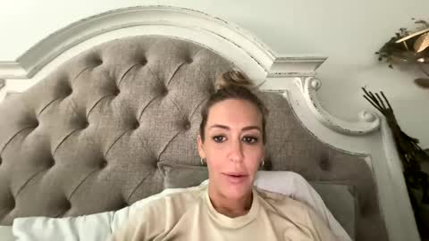 laceylayne96 online show from May 26, 2:13 pm