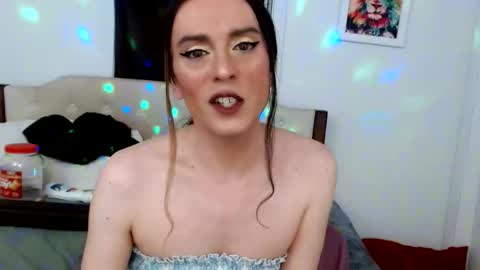 Lacey Phoenix online show from December 19, 2:51 am