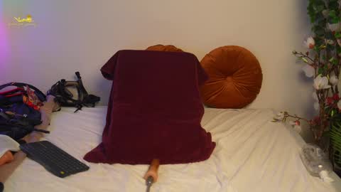 Latex Lacie online show from March 4, 5:56 pm