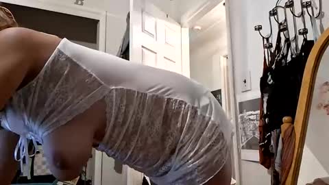 lacybell online show from April 14, 5:13 am