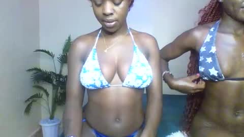 Snapshot of ladasha_montaz chatting on April 21, 5:36 am ladasha online show from April 21, 5:36 am