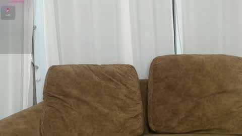 Mia online show from November 9, 6:39 pm