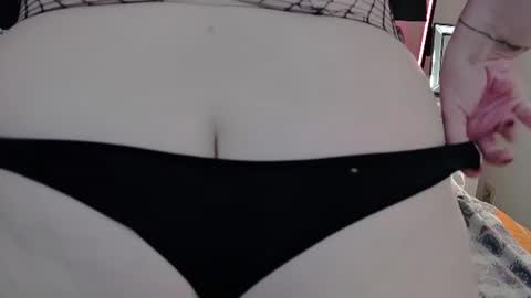 Snapshot of lady_2xl chatting on August 4, 3:58 pm Lucy online show from August 4, 3:58 pm