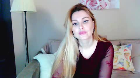 Snapshot of lady__moon__ chatting on February 15, 1:05 pm Lady moon online show from February 15, 1:05 pm