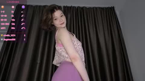 lady_birdd online show from February 1, 2:37 pm