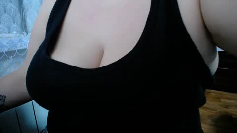 lady_boom_ online show from February 10, 5:52 pm