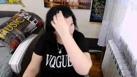 lady_boom_ online show from November 29, 1:25 pm