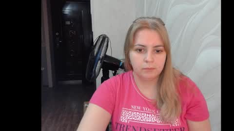Snapshot of lady_cute_cat chatting on January 18, 10:28 am lady cute cat29 online show from January 18, 10:28 am