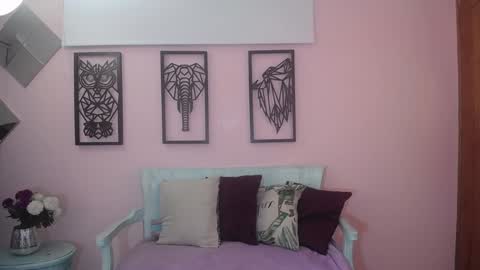 Karla - Instagram   lady karla1 online show from December 7, 1:14 am