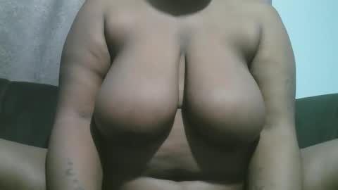 lady_dearra online show from December 1, 3:11 am