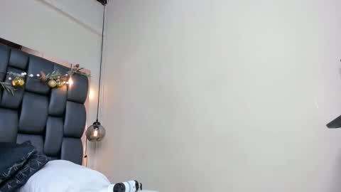 LADY  online show from January 8, 7:49 pm