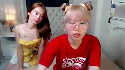 Snapshot of lady_galacticax chatting on December 12, 8:57 am online show from December 12, 8:57 am