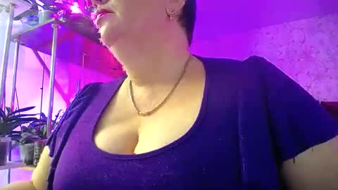 Lady Gloria online show from November 19, 5:40 am