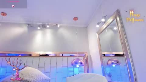    online show from October 31, 2:18 pm