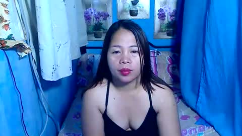 lady_in_bed69 online show from July 10, 10:34 pm
