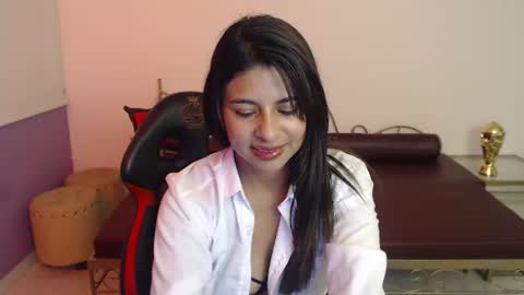 Snapshot of lady_isabella_ chatting on July 7, 1:26 pm Lady Isabella online show from July 7, 1:26 pm