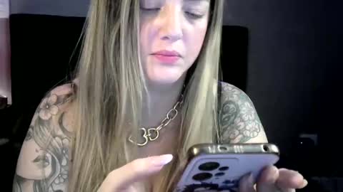 Snapshot of lady_khaleesi chatting on February 12, 8:06 am Lady khaleesi online show from February 12, 8:06 am