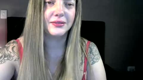 Snapshot of lady_khaleesi chatting on February 13, 4:43 am Lady khaleesi online show from February 13, 4:43 am