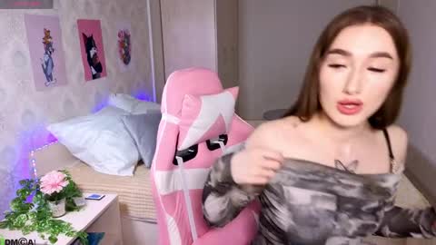 Olivia online show from April 7, 1:28 am