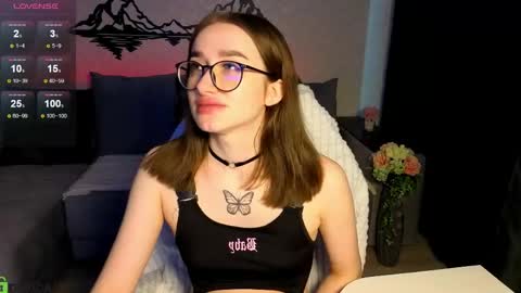 Snapshot of lady_luck18 chatting on May 2, 1:10 am Olivia online show from May 2, 1:10 am