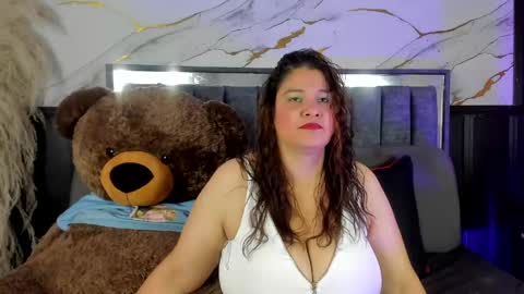 lady_lucy69 online show from May 6, 1:05 pm