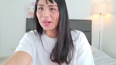 Snapshot of lady_ni chatting on June 21, 2:41 pm 700 1300 -5 online show from June 21, 2:41 pm