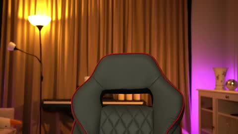 lady_nicolett online show from March 24, 1:54 am