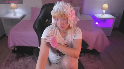 Lady  online show from February 17, 7:21 pm