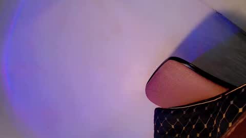 Snapshot of lady_of_pleasure28 chatting on October 5, 1:42 pm Ella online show from October 5, 1:42 pm