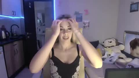 lady_smile69 online show from November 30, 2:10 pm