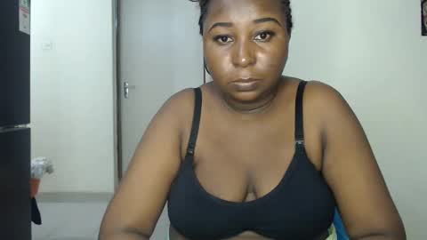 Snapshot of lady_twerky chatting on March 1, 11:18 pm Maya online show from March 1, 11:18 pm