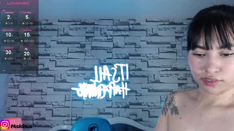 Snapshot of lady_violet_bridgerton_a chatting on December 31, 3:09 pm Lady Violet Bridgerton online show from December 31, 3:09 pm