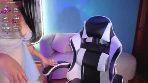 Snapshot of lady_violet_bridgerton_a chatting on September 22, 9:06 pm Lady Violet Bridgerton online show from September 22, 9:06 pm