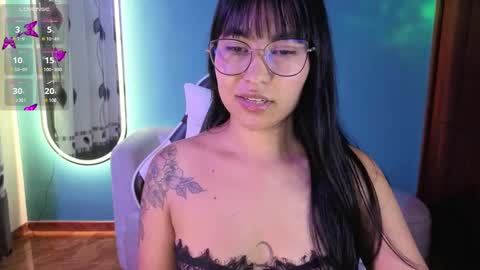 Snapshot of lady_violet_bridgerton_a chatting on October 3, 10:51 pm Lady Violet Bridgerton online show from October 3, 10:51 pm