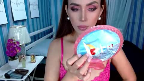 Snapshot of ladyashxxx chatting on February 4, 11:38 am isabelle ash DONT FORGET TO FOLLOW AND THUMBS ME UP BITCHES online show from February 4, 11:38 am