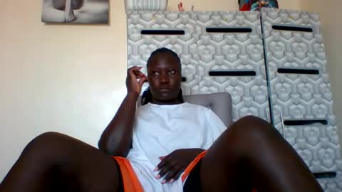 lindah32 online show from December 30, 2:19 pm