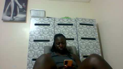 lindah32 online show from January 6, 6:52 pm