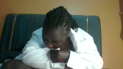 lindah32 online show from September 28, 7:08 pm