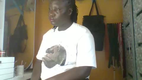 lindah32 online show from April 2, 2:15 pm