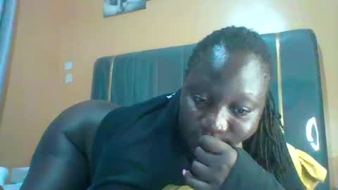 lindah32 online show from July 3, 11:11 pm