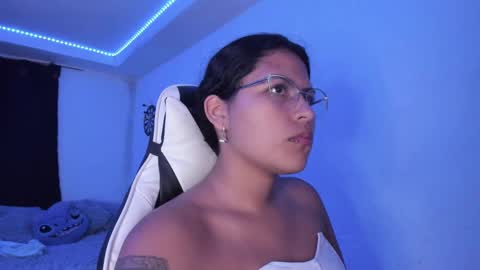  Lady  online show from January 23, 2:55 am